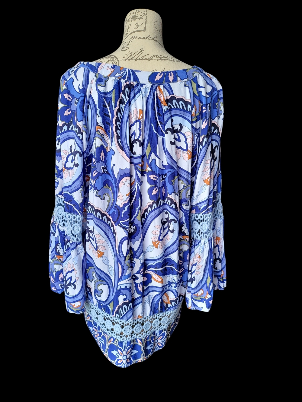 Crown & Ivy Curvy 1X Blue Paisley Boho Tunic Top Lace Bell Sleeve - Picture 3 of 6